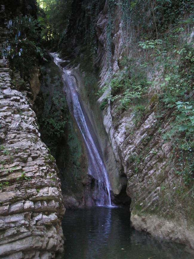 Водопад ущелья "Чудо-красотка"