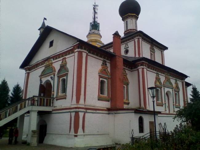 Троицкий собор Свято-Троицкого Ново-Голутвина монастыря