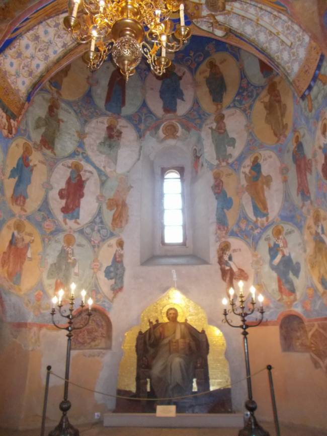 Внутреннее убранство Спасо-Преображенского монастыря